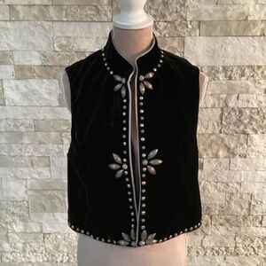 Double D Ranch Wear Velvet and Silver Stud Embellished Vest (Texas)